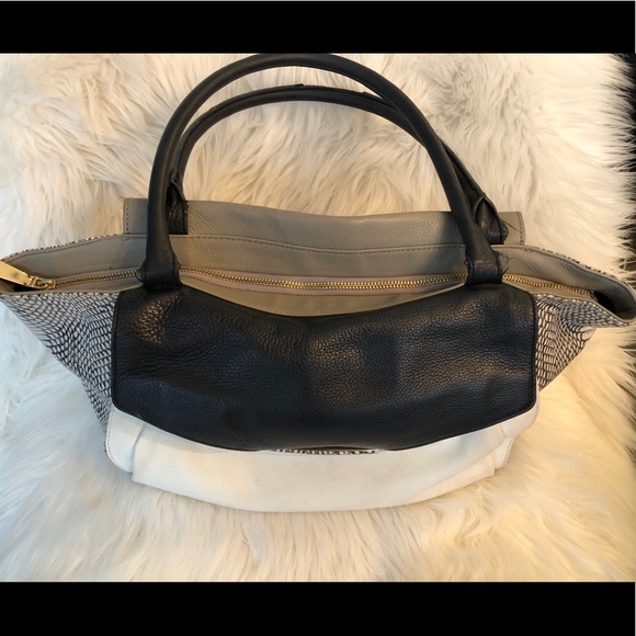 Vince Camuto leather purse, GUC - Picture 8 of 15